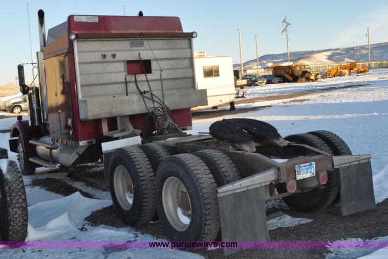image for item F2113 1993 Western Star 4934F semi truck