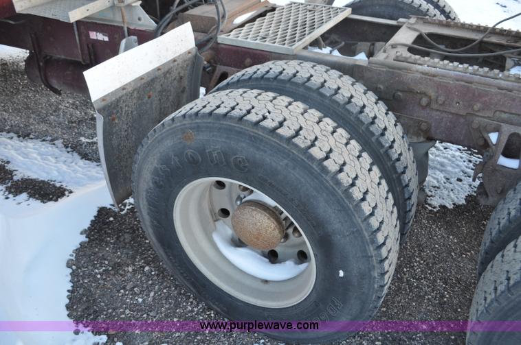 image for item F2113 1993 Western Star 4934F semi truck