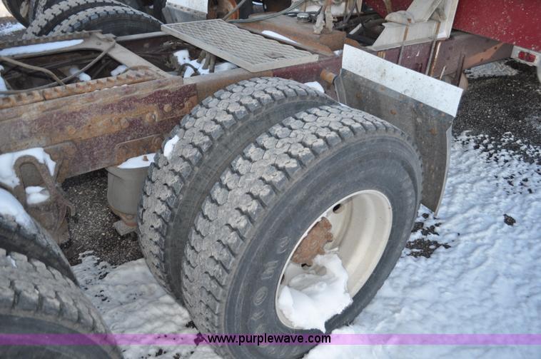 image for item F2113 1993 Western Star 4934F semi truck