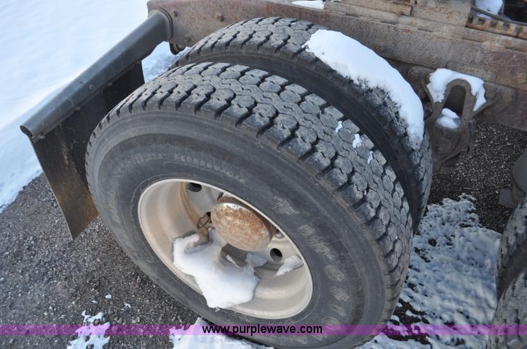 image for item F2113 1993 Western Star 4934F semi truck