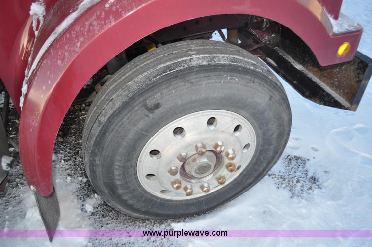 image for item F2113 1993 Western Star 4934F semi truck