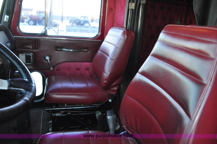 image for item F2113 1993 Western Star 4934F semi truck