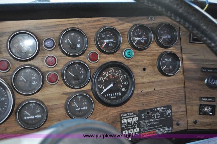 image for item F2113 1993 Western Star 4934F semi truck