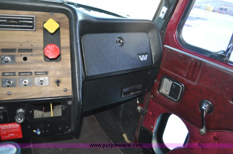 image for item F2113 1993 Western Star 4934F semi truck