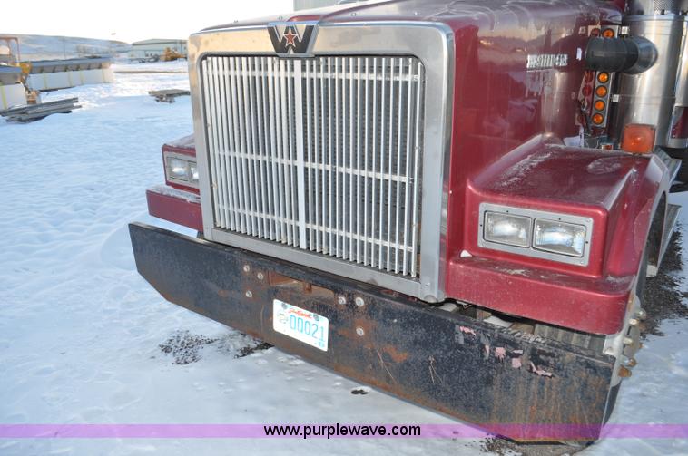image for item F2113 1993 Western Star 4934F semi truck