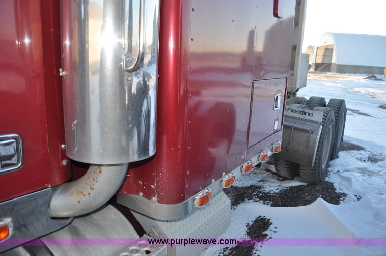 image for item F2113 1993 Western Star 4934F semi truck