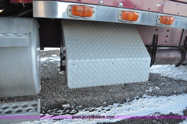 image for item F2113 1993 Western Star 4934F semi truck