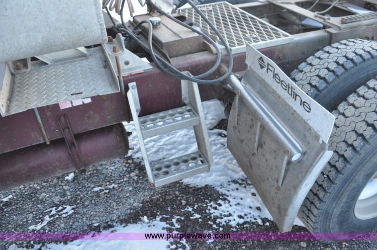 image for item F2113 1993 Western Star 4934F semi truck