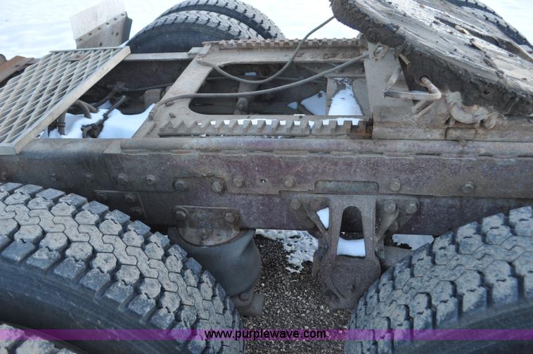 image for item F2113 1993 Western Star 4934F semi truck