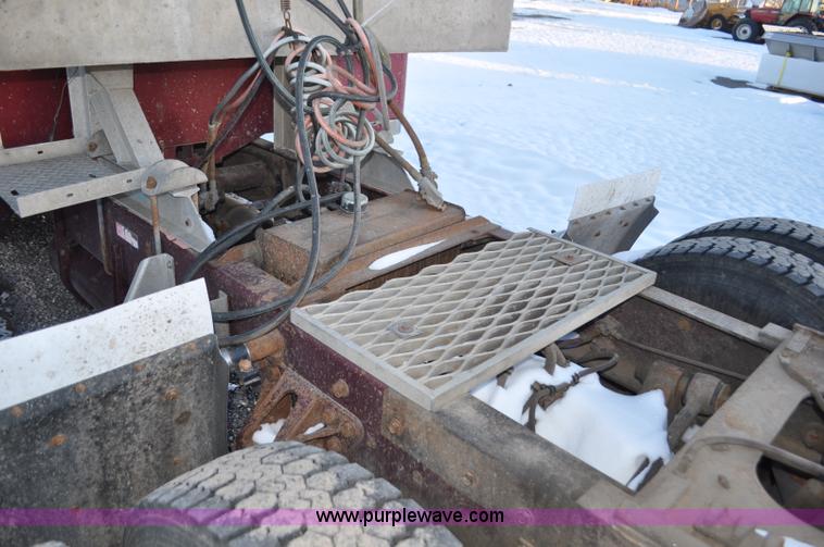 image for item F2113 1993 Western Star 4934F semi truck