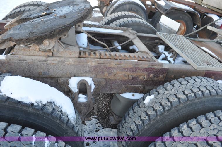 image for item F2113 1993 Western Star 4934F semi truck