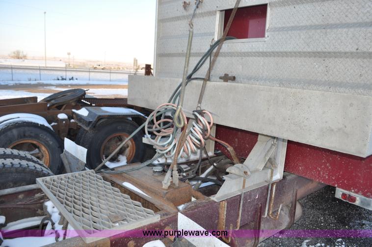 image for item F2113 1993 Western Star 4934F semi truck