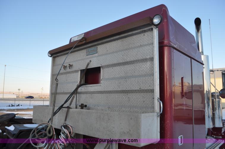 image for item F2113 1993 Western Star 4934F semi truck