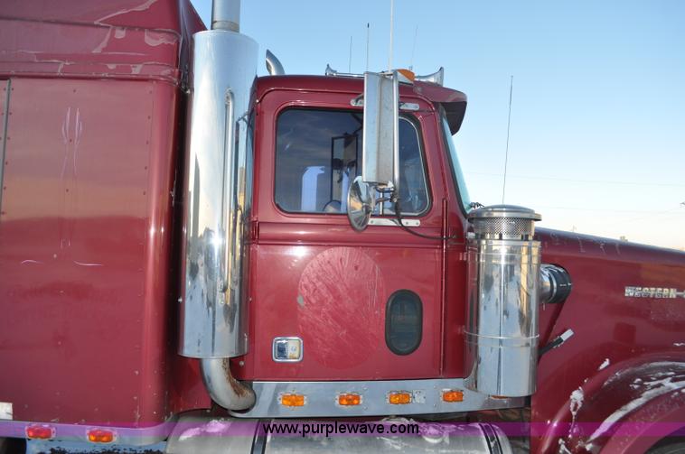 image for item F2113 1993 Western Star 4934F semi truck