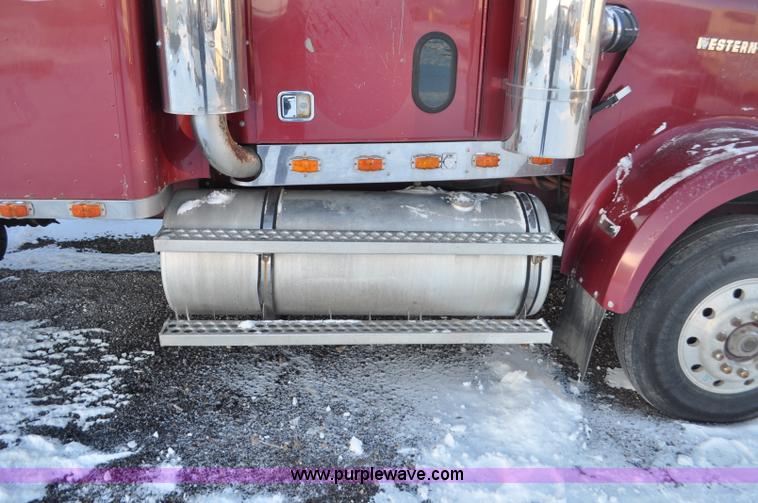 image for item F2113 1993 Western Star 4934F semi truck