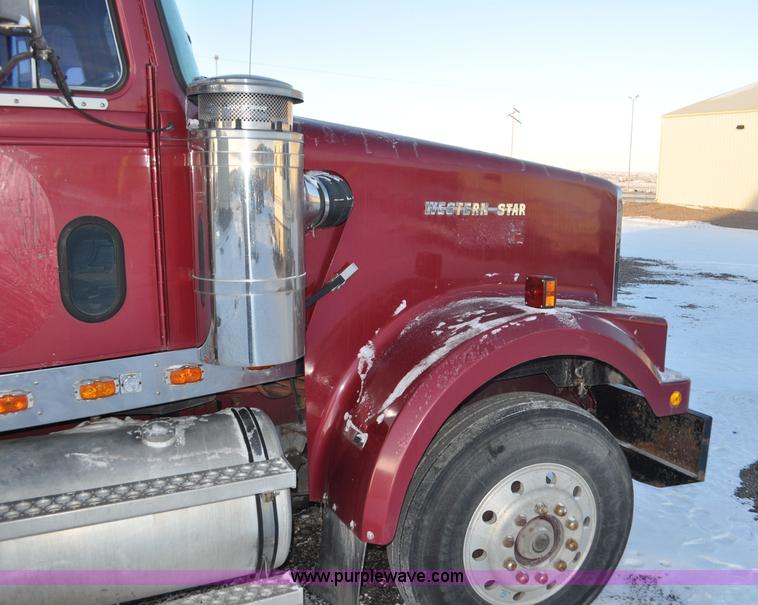 image for item F2113 1993 Western Star 4934F semi truck