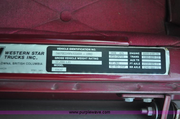 image for item F2113 1993 Western Star 4934F semi truck