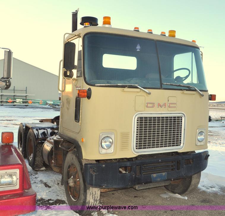 image for item F2114 1975 GMC Astro 95 semi truck