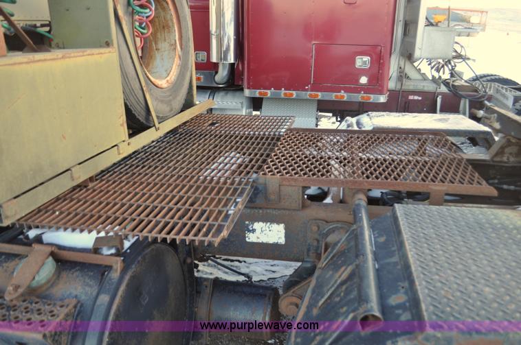 image for item F2114 1975 GMC Astro 95 semi truck