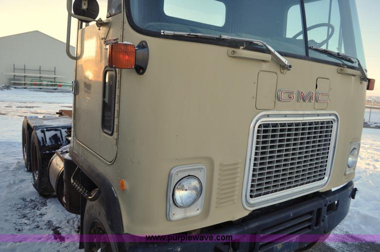 image for item F2114 1975 GMC Astro 95 semi truck