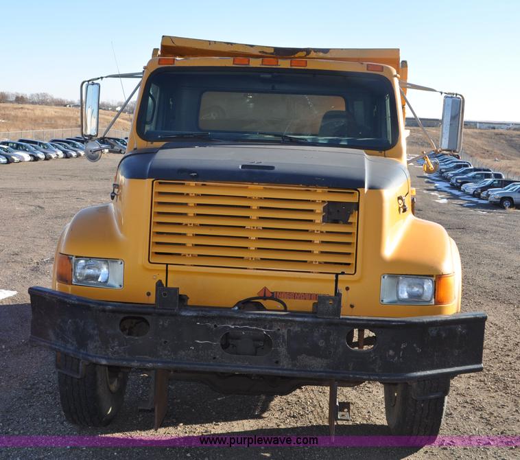 image for item F2162 1991 International 4900 dump truck