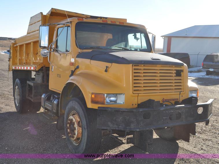 image for item F2162 1991 International 4900 dump truck