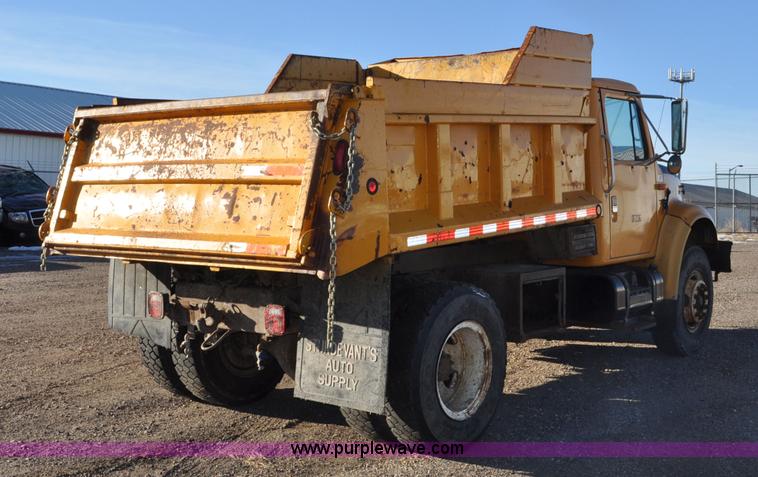 image for item F2162 1991 International 4900 dump truck