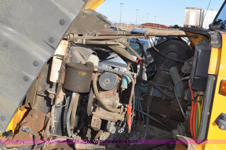 image for item F2162 1991 International 4900 dump truck