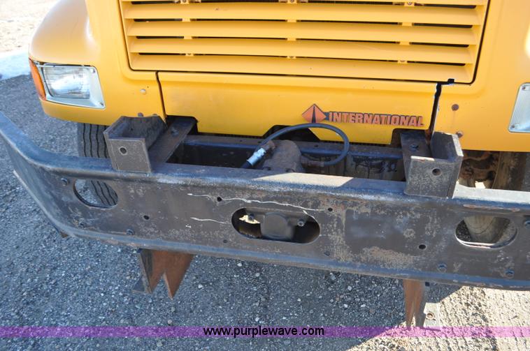 image for item F2162 1991 International 4900 dump truck