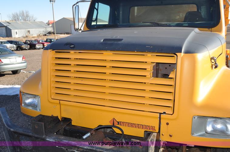 image for item F2162 1991 International 4900 dump truck