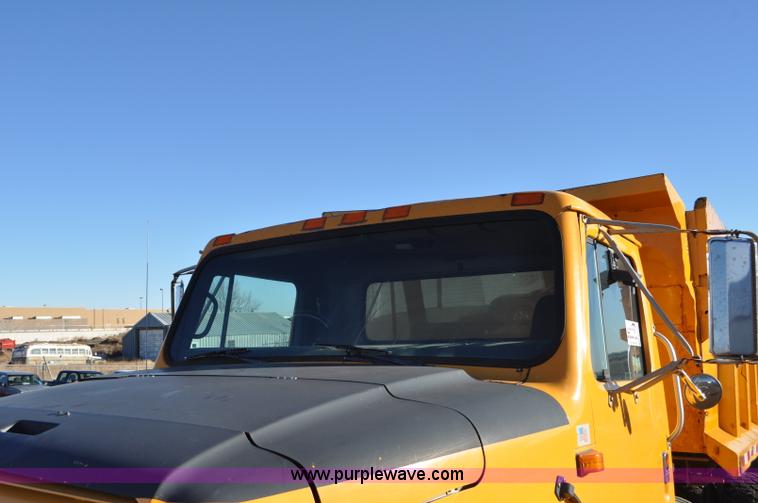 image for item F2162 1991 International 4900 dump truck