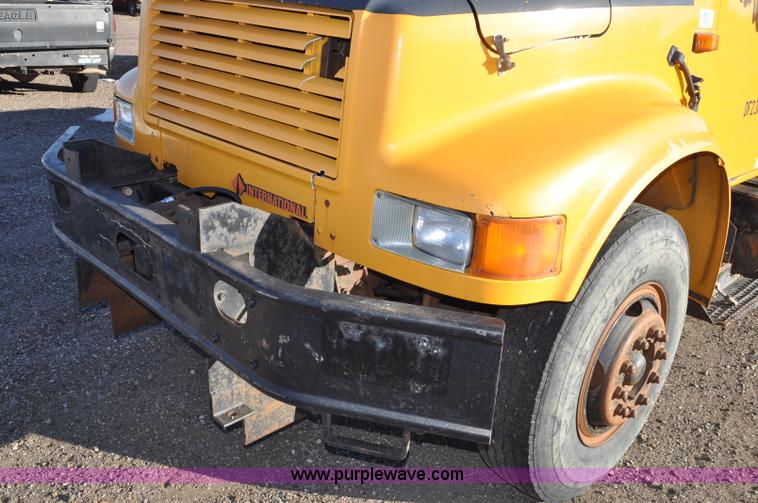 image for item F2162 1991 International 4900 dump truck