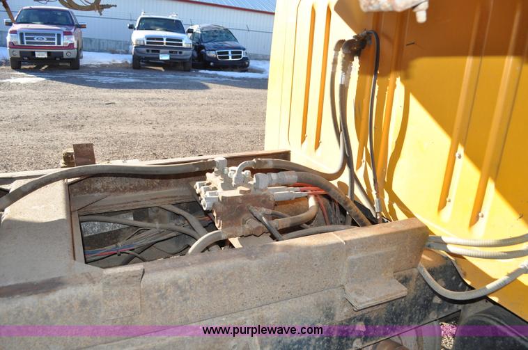 image for item F2162 1991 International 4900 dump truck