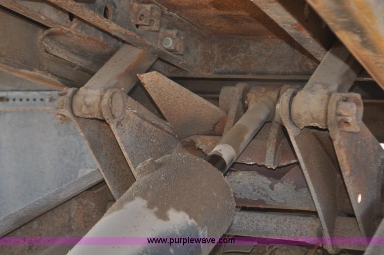 image for item F2162 1991 International 4900 dump truck