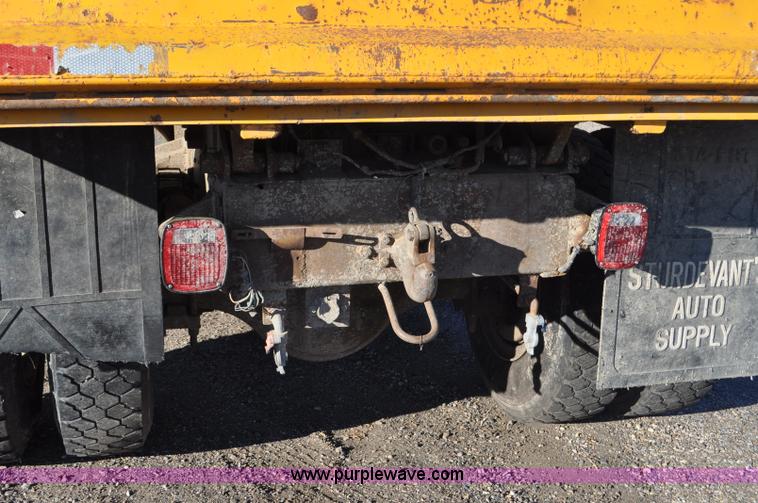 image for item F2162 1991 International 4900 dump truck