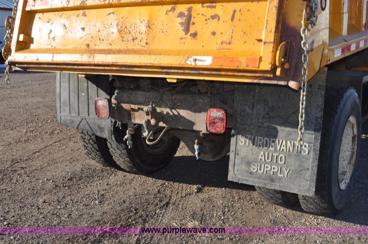 image for item F2162 1991 International 4900 dump truck