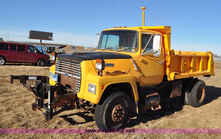 image for item F2165 1988 Ford L8000 dump truck
