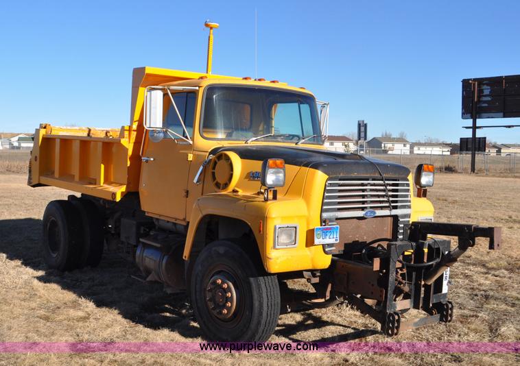 image for item F2165 1988 Ford L8000 dump truck