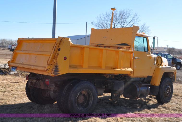 image for item F2165 1988 Ford L8000 dump truck