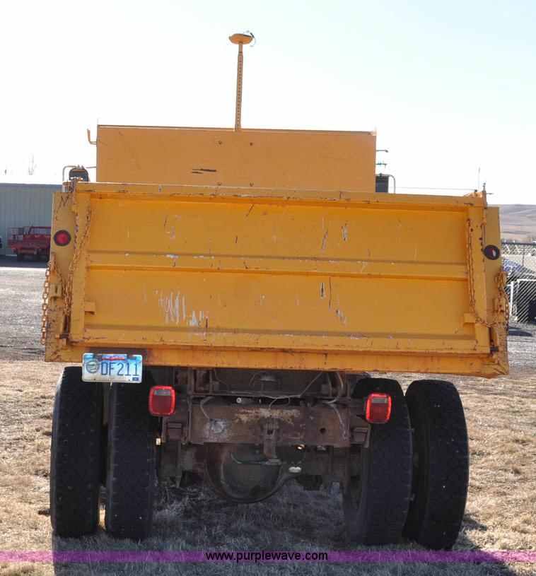 image for item F2165 1988 Ford L8000 dump truck