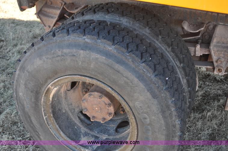 image for item F2165 1988 Ford L8000 dump truck