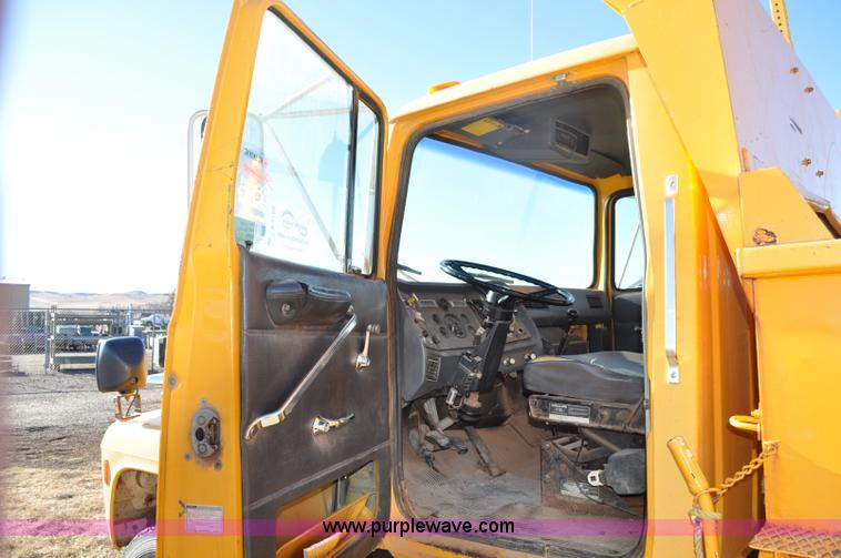 image for item F2165 1988 Ford L8000 dump truck