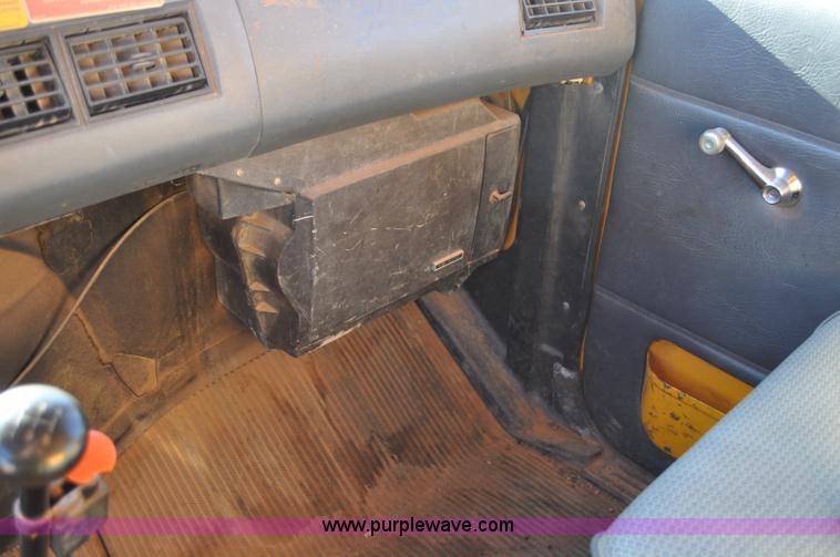 image for item F2165 1988 Ford L8000 dump truck