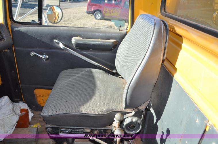 image for item F2165 1988 Ford L8000 dump truck