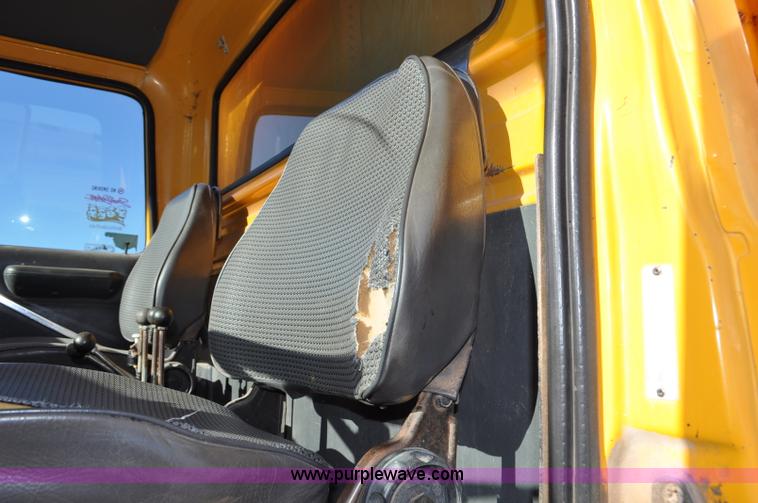 image for item F2165 1988 Ford L8000 dump truck