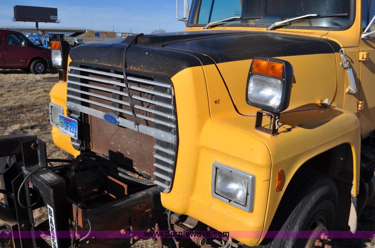 image for item F2165 1988 Ford L8000 dump truck