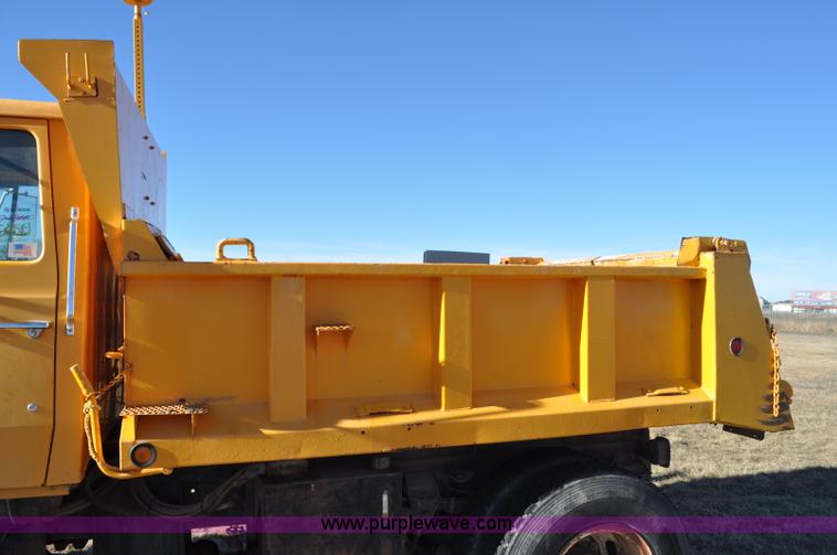 image for item F2165 1988 Ford L8000 dump truck