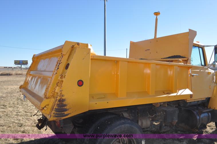 image for item F2165 1988 Ford L8000 dump truck