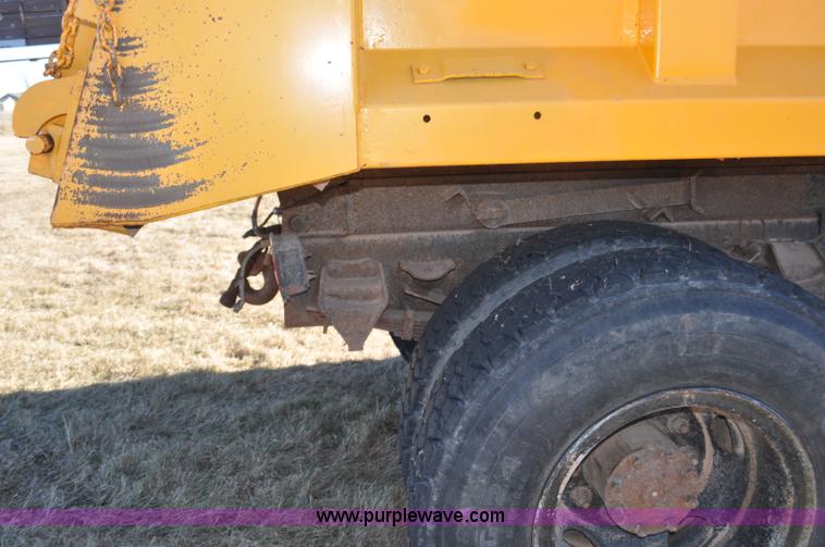 image for item F2165 1988 Ford L8000 dump truck