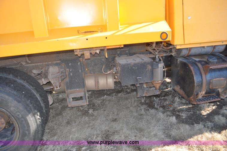 image for item F2165 1988 Ford L8000 dump truck